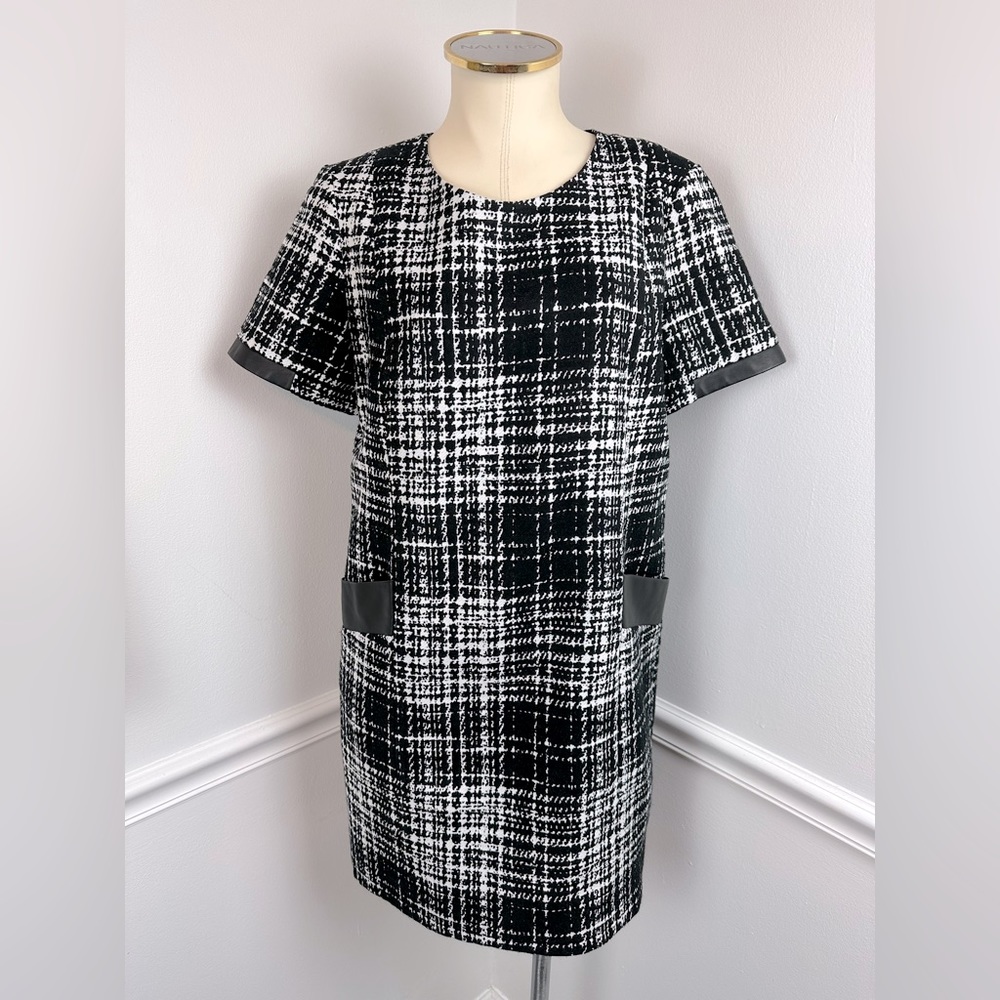 BANANA REPUBLIC Black & White Career Dress Faux Leather Detail | Size 6